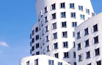 Singles in Düsseldorf: Panoramaaufnahme Gebäude Düsseldorf