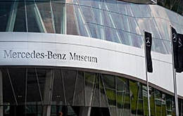 Singles in Stuttgart - Mercedes-Benz Museum